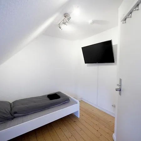 Apartment Monteurwohnung Für 6 Pers. Mit Wlan, Küche&tv – Bad Oldesloe, Nähe Hamburg&nähe Lübeck *